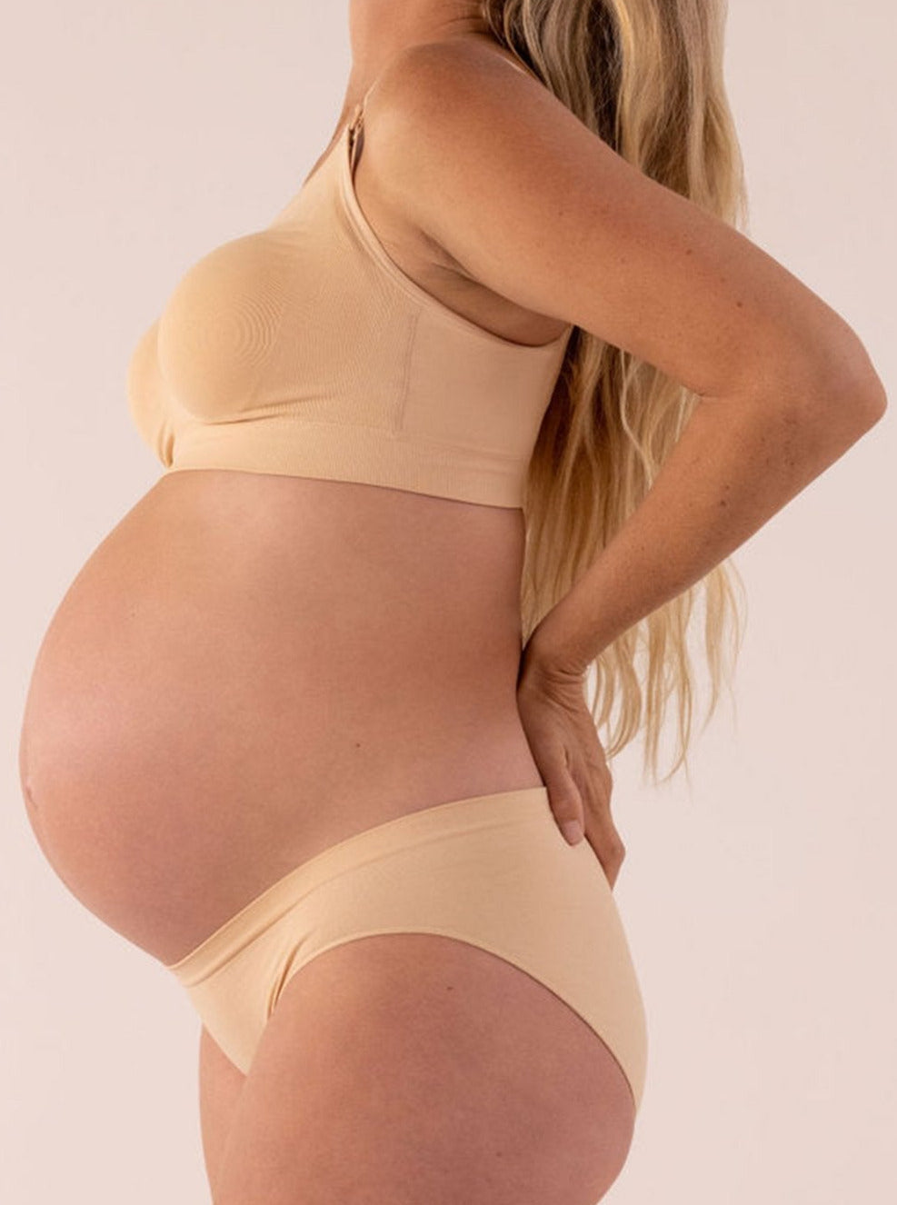 Seamless maternity panties